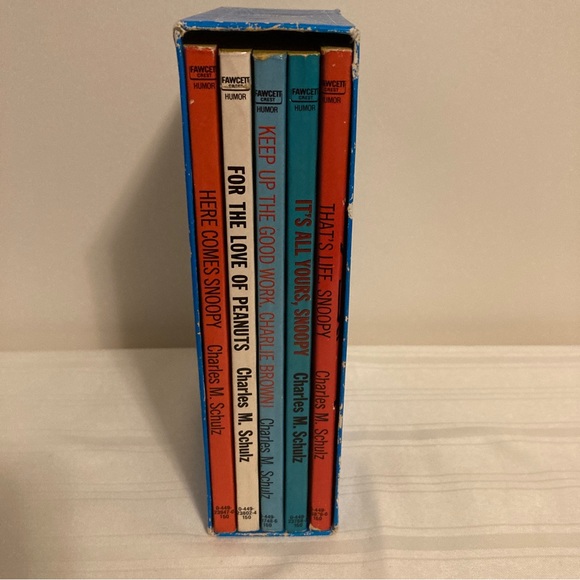 Vintage Charlie Brown Set of 5 Softcover Books in Slip Case by Charles M. Schulz - Picture 2 of 13